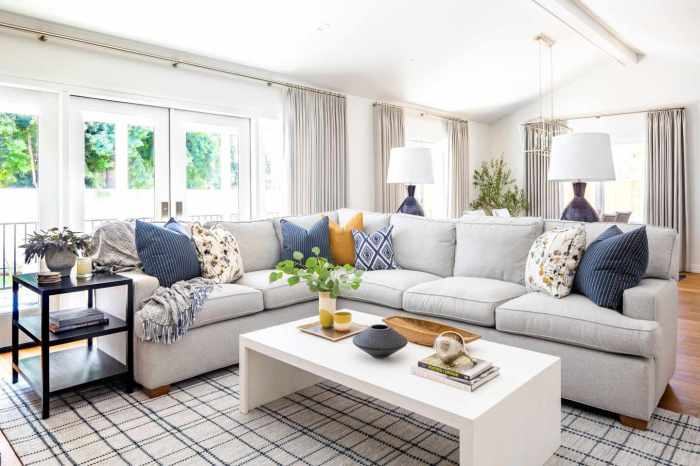 How to decorate living room with sectional