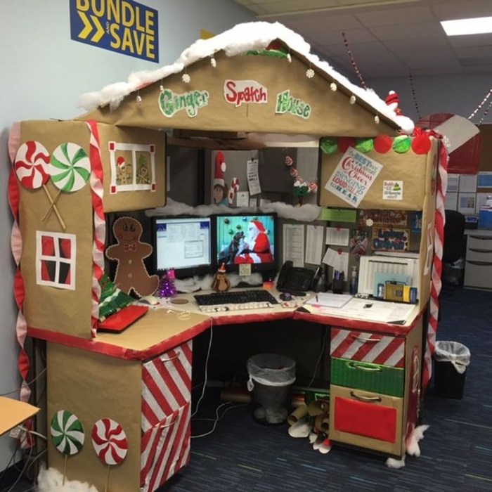 How to decorate your office at christmas